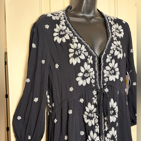 NWT Free People Embroidered Fable Midi Black And White Floral Boho Dress XS $168 - Picture 5 of 15